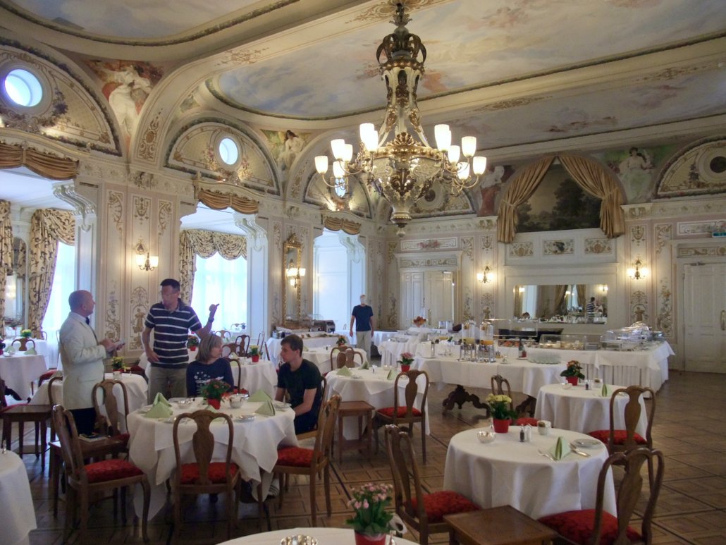 Grand Restaurant at Hotel Kronenhof Pontresina/Switzerland - gourmet restaurant advice Switzerland