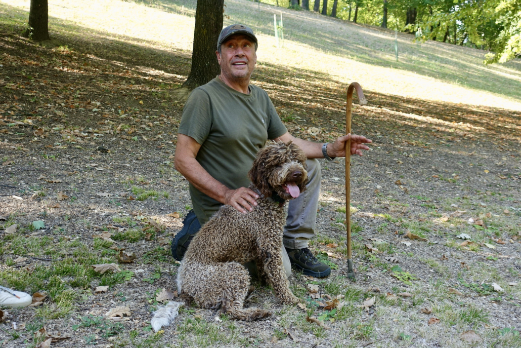 El Valet Tartufaia Canelli (father & dog) Piedmont's Langhe region, Italy
