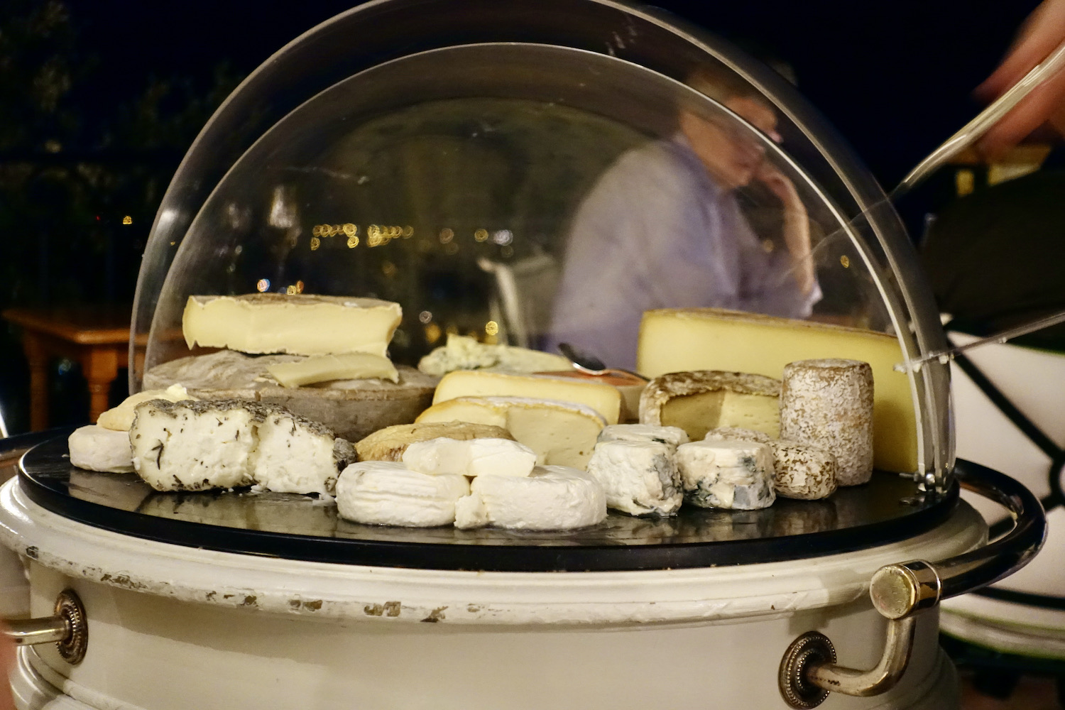 Le Saint-Martin 1-star Michelin French Riviera hills, cheese from the trolley