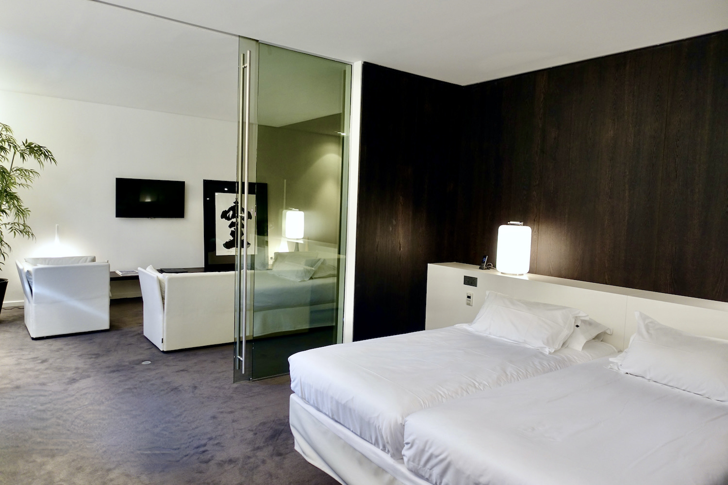 Staying & dining in style in the Provence/France: Designer Suite at Hotel B Design & Spa Paradou