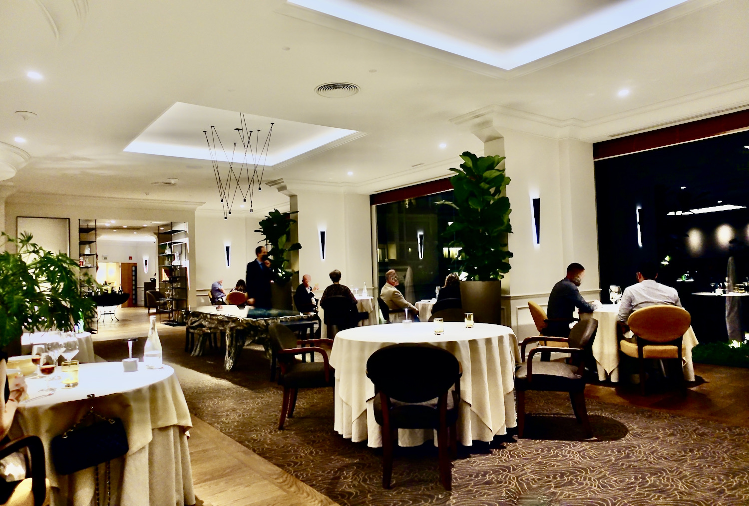 fine dining in Madeira: interiors at Il Gallo d'Oro at The Cliff Bay
