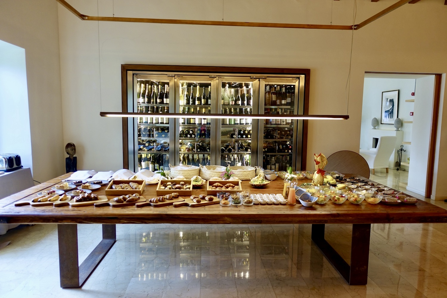 breakfast at Hotel Can Simoneta in Mallorca/Spain/staying & dining in style in Mallorca's northeast