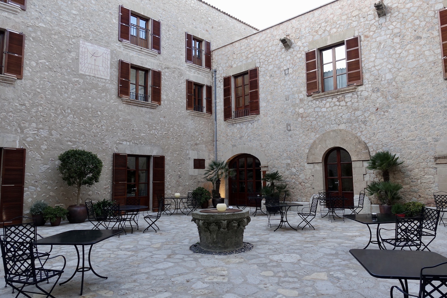 courtyard Restaurant Sa Clastra Hotel Castell Son Claret Mallorca/Spain