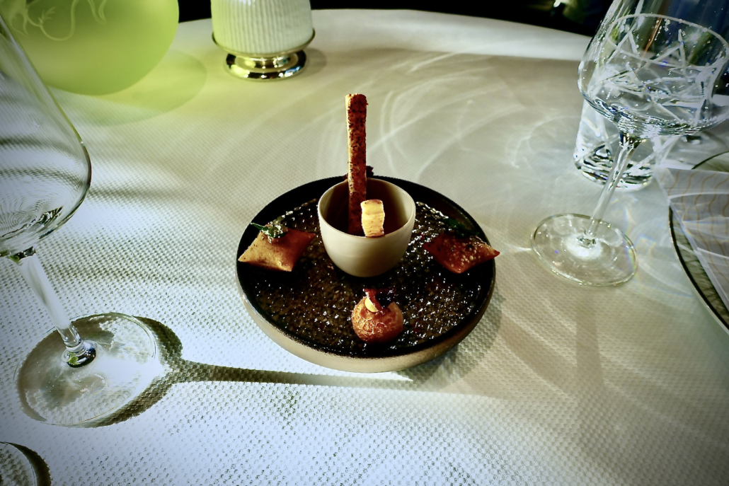 to accompany the aperitif at Restaurant Hôtel de Ville Crissier Switzerland