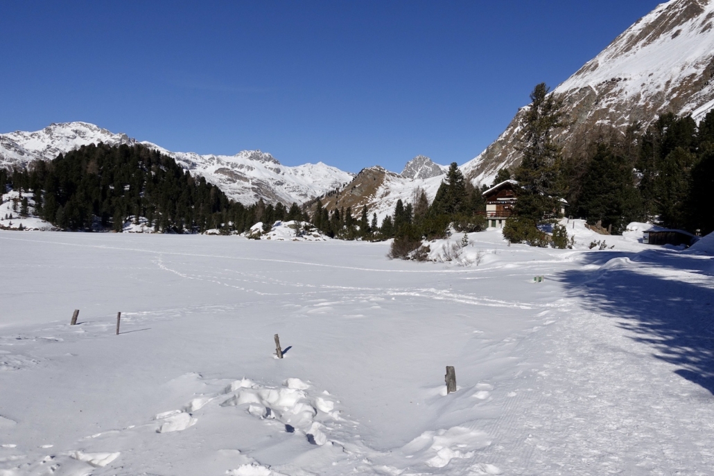 Lake Cavloc Switzerland - winter walks Engadine
