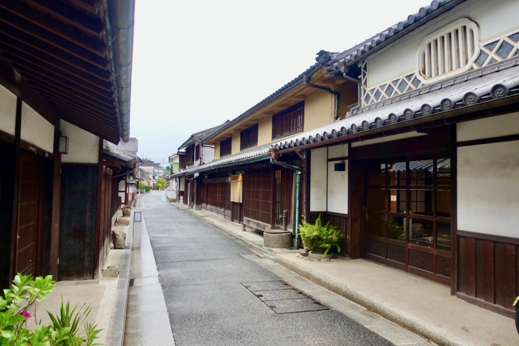 Yoruya Kurashiki, Honshu/Japan (the one with the beige noren/curtain) Yoruya Kurashiki, Honshu/Japan (the one with the beige noren/curtain)- off-the-beaten-path Japan luxury hotels