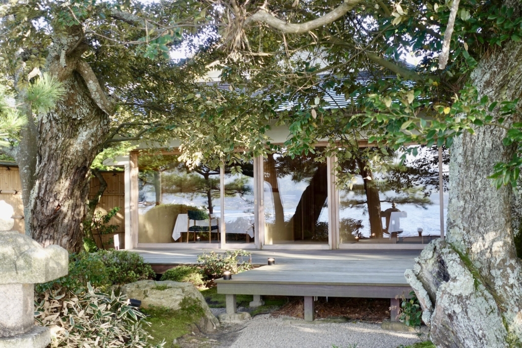 a private dining room at Monjusou Shourotei Miyazu, Honshu/Japan a private dining room at Monjusou Shourotei Miyazu, Honshu/Japan - off-the-beaten-path Japan luxury hotels